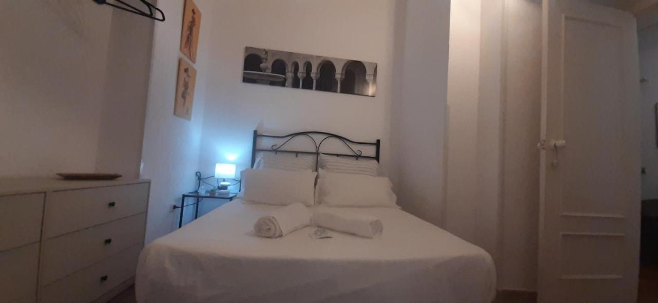 Apartamento Descalzos Севилья Экстерьер фото